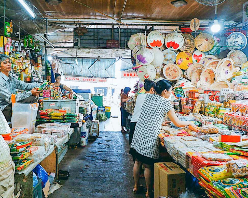 dong ba market vietnam